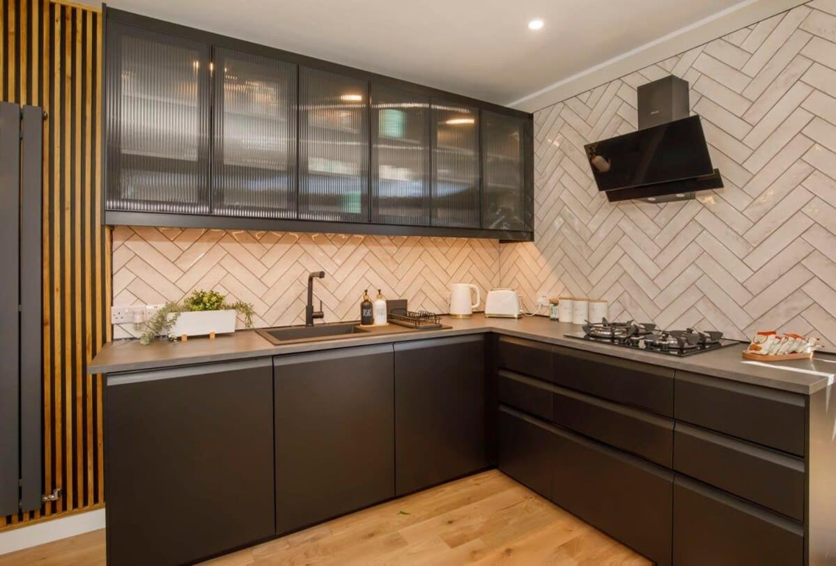 The Dodsworth Modern 4 Bedroom House, Sleeps 8 Йорк Экстерьер фото